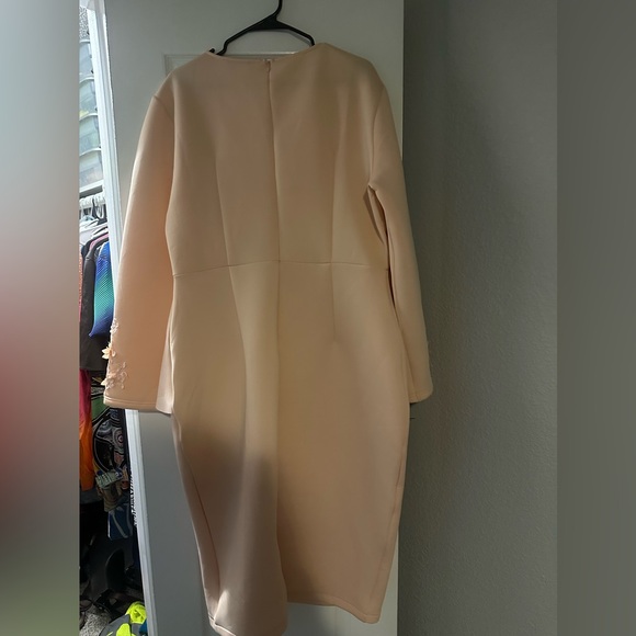 Brand new dress tag still attached too big for me. - Picture 2 of 3